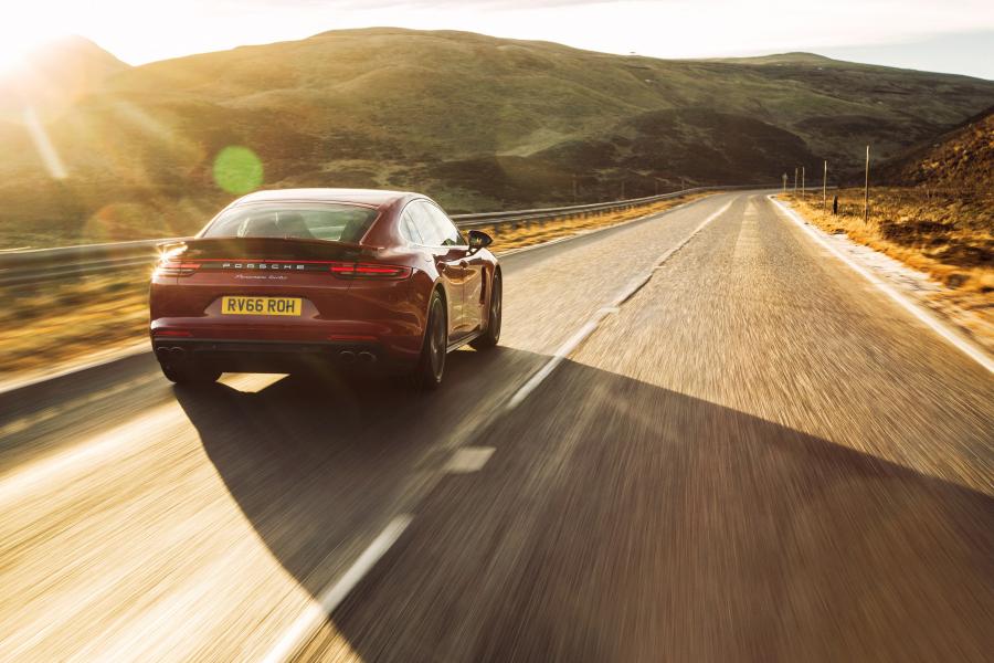  Porsche Panamera Turbo 2016 года  (UK) (фото 11 из 16)